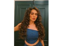 Nikita Rawal Reacts in Shock After Female Fan Unexpectedly Kisses Her on Lips | Video Goes Viral